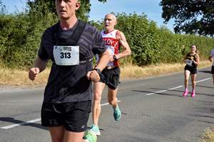 Download race photo <a href='Large/img_1215.jpg' class='lightbox-download'>here</a>