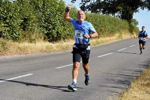 Download race photo <a href='Large/img_1427.jpg' class='lightbox-download'>here</a>