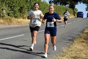 Download race photo <a href='Large/img_1557.jpg' class='lightbox-download'>here</a>