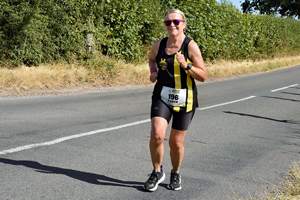 Download race photo <a href='Large/img_1585.jpg' class='lightbox-download'>here</a>