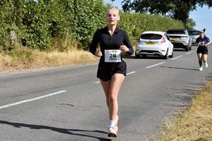Download race photo <a href='Large/img_1678.jpg' class='lightbox-download'>here</a>
