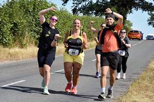 Download race photo <a href='Large/img_1713.jpg' class='lightbox-download'>here</a>