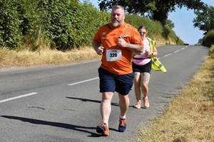 Download race photo <a href='Large/img_1737.jpg' class='lightbox-download'>here</a>