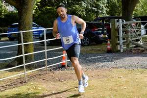 Download race photo <a href='Large/img_1916.jpg' class='lightbox-download'>here</a>