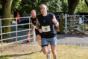 Download race photo <a href='Large/img_1989.jpg' class='lightbox-download'>here</a>