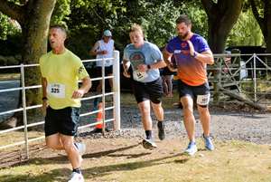 Download race photo <a href='Large/img_2120.jpg' class='lightbox-download'>here</a>