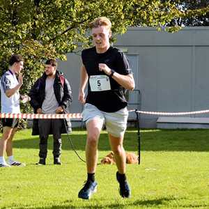 Download race photo <a href='Large/img_1325.jpg' class='lightbox-download'>here</a>