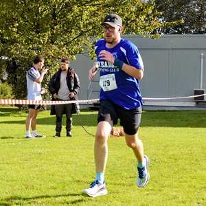 Download race photo <a href='Large/img_1328.jpg' class='lightbox-download'>here</a>
